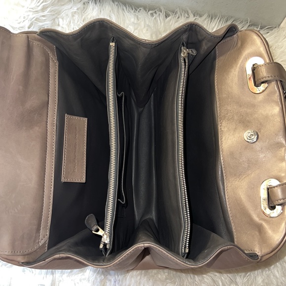 🌸Balenciaga Leather Stingray Accordion Satchel handbag - Picture 16 of 16